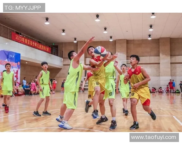南京篮球队的拼搏历程与钻石联赛的荣耀之路 南京篮球队的拼搏历程与钻石联赛的荣耀之路